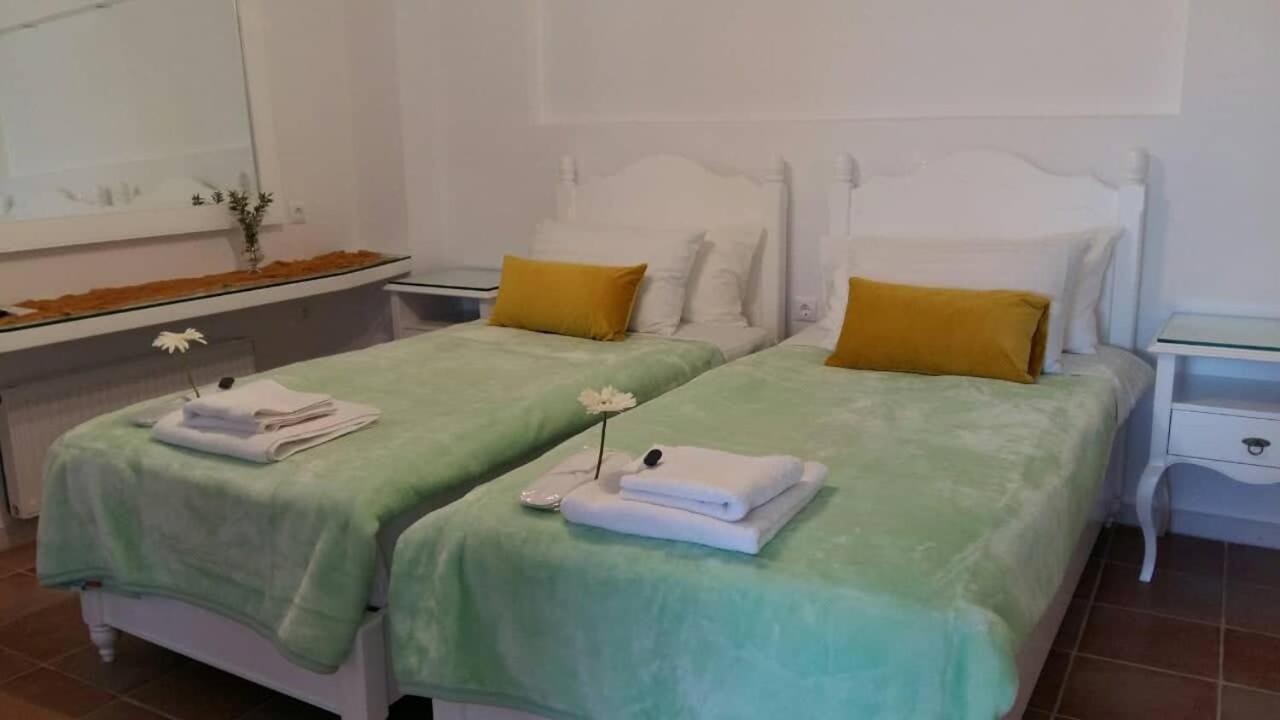 Couette-café Nn Luxury Near Athens Airport *
